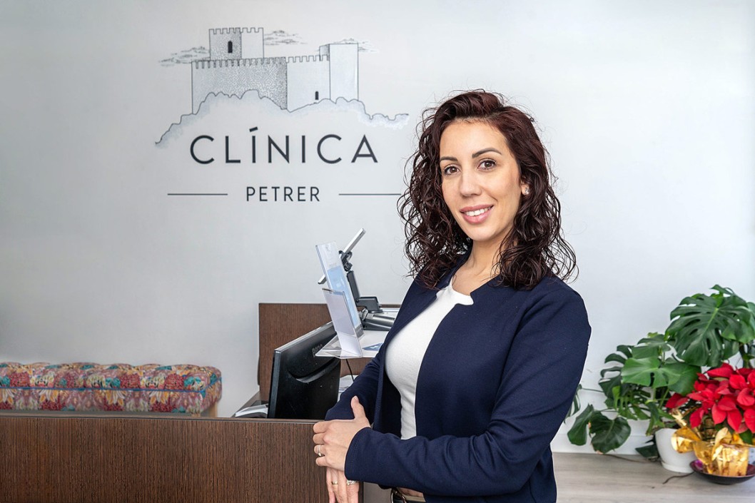Laura González transforma y potencia la Clínica Petrer Laura González transforma y potencia la Clínica Petrer