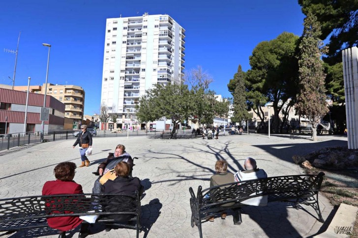 La Plaza Adolfo Suárez dispondrá de aparatos de gimnasia para mayores