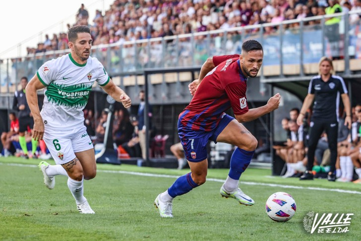 El Eldense planta cara el Elche en el derbi alicantino (1-1) - Valle de ...