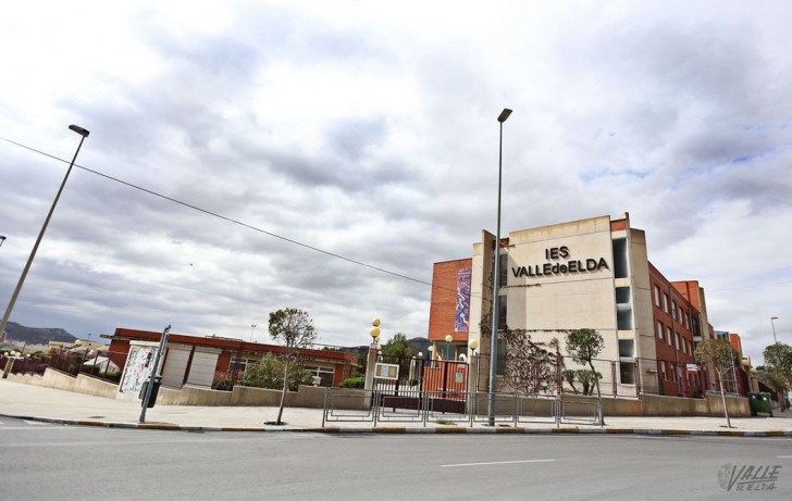 el-ies-valle-de-elda-recibe-la-carta-de-movilidad-de-fp-valle-de-elda